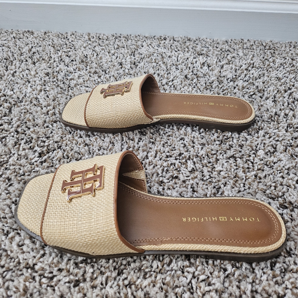 Tommy Hilfiger Women's Tan Slide Sandals